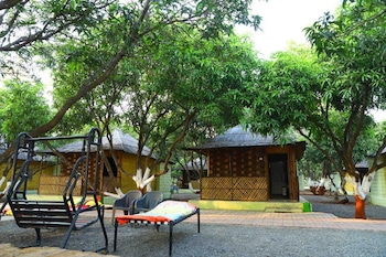 radhe farm 200mtr from devaliya park