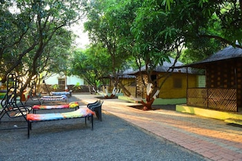 radhe farm 200mtr from devaliya park