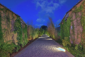 singhvilas ranthambore by leisure hotels