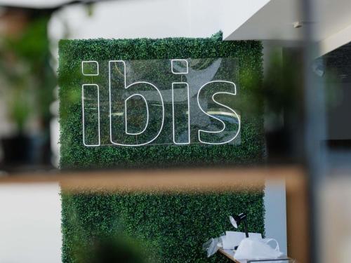 ibis puerto san martin