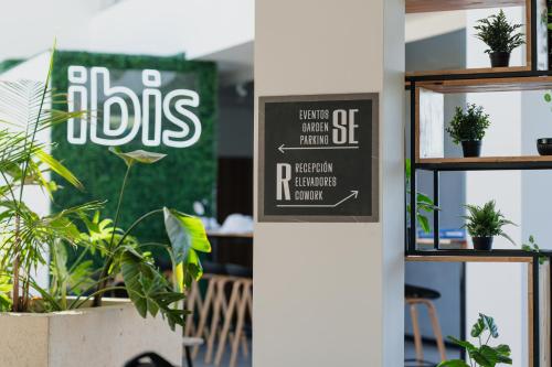 ibis puerto san martin