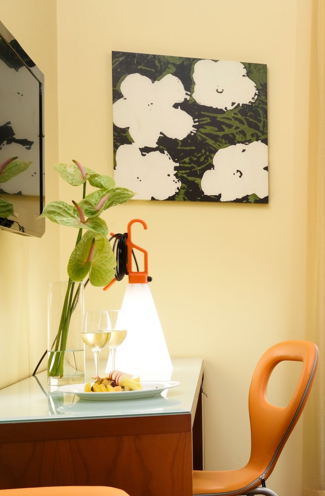 una hotels mediterraneo milano