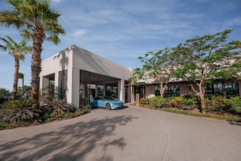 turtle bay hotel