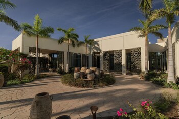 turtle bay hotel