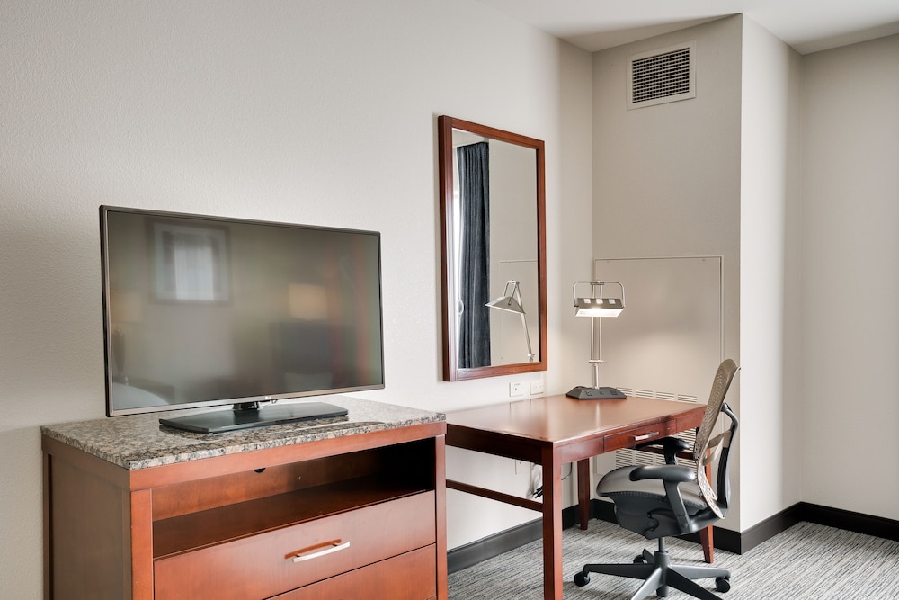 hilton garden inn milwaukee airport