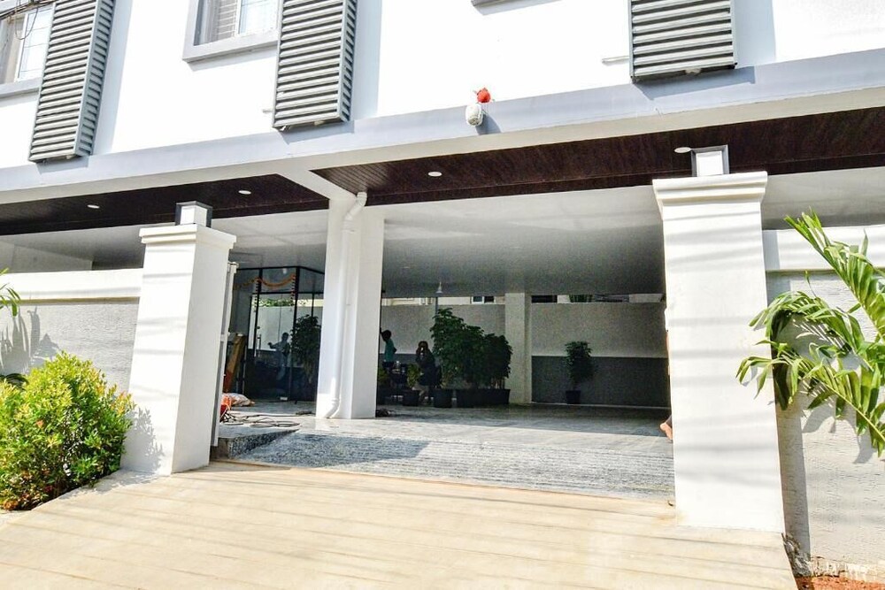 ssr ikon suites