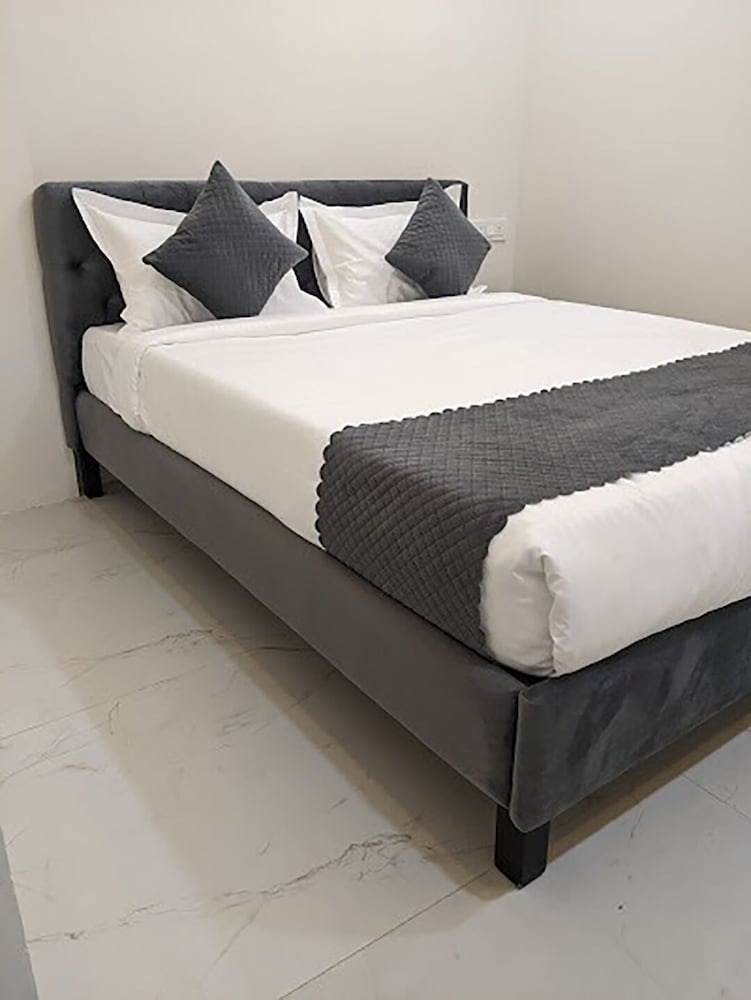 ssr ikon suites