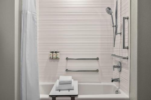 avid hotel el paso east by ihg