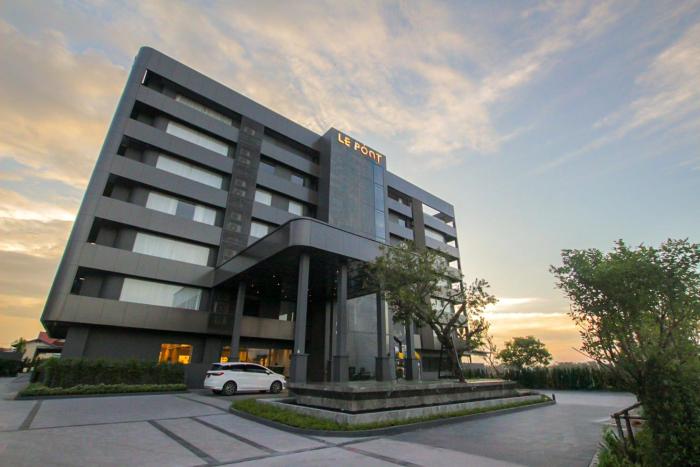 lepont riverfront resort nongkhai