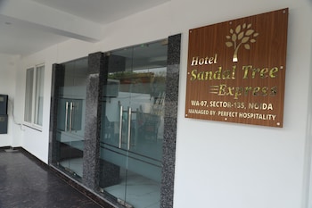 hotel sandal tree express