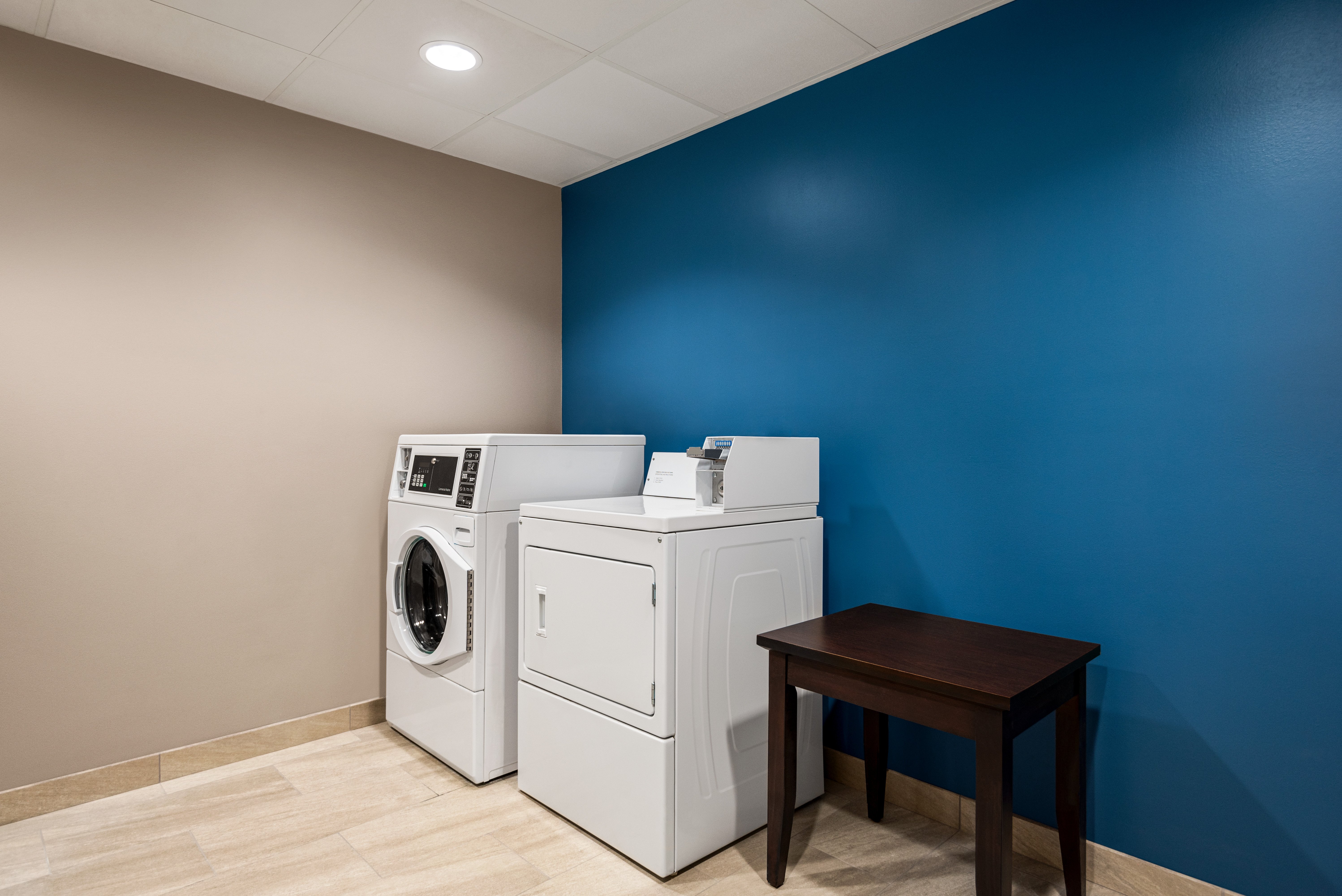 holiday inn express and suites mobile west i 10 by ihg