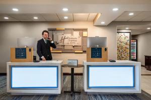 holiday inn express and suites mobile west i 10 by ihg