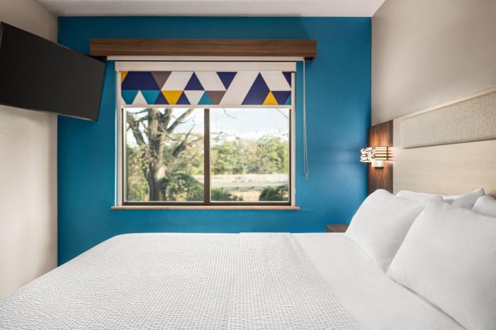 holiday inn express and suites mobile west i 10 by ihg