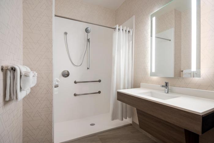 holiday inn express and suites mobile west i 10 by ihg