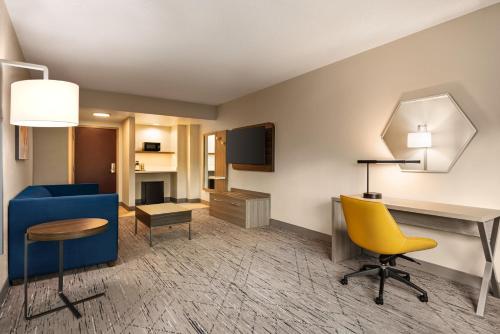 holiday inn express and suites mobile west i 10 by ihg