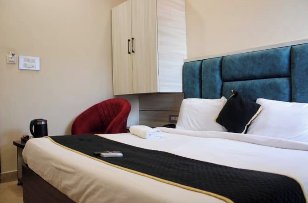 hotel blackwood by monga dreams
