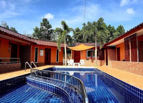 The Windsor Boutique Resort,,2 star