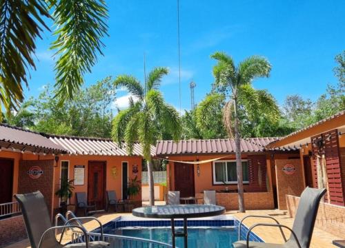 The Windsor Boutique Resort,,2 star