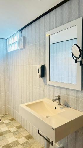 the windsor boutique resort