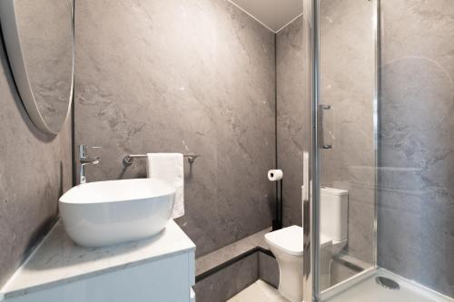 citysteps hotels newcastle west