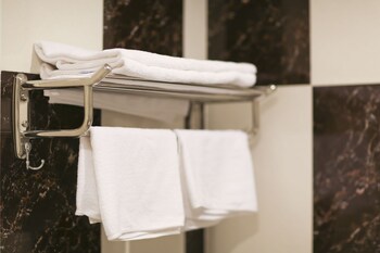 golden house international hotel