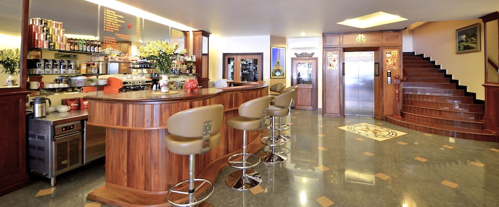 golden house international hotel