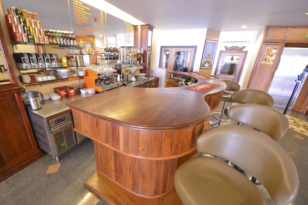 golden house international hotel