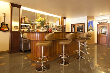 golden house international hotel