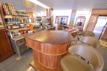 golden house international hotel