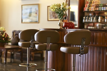 golden house international hotel