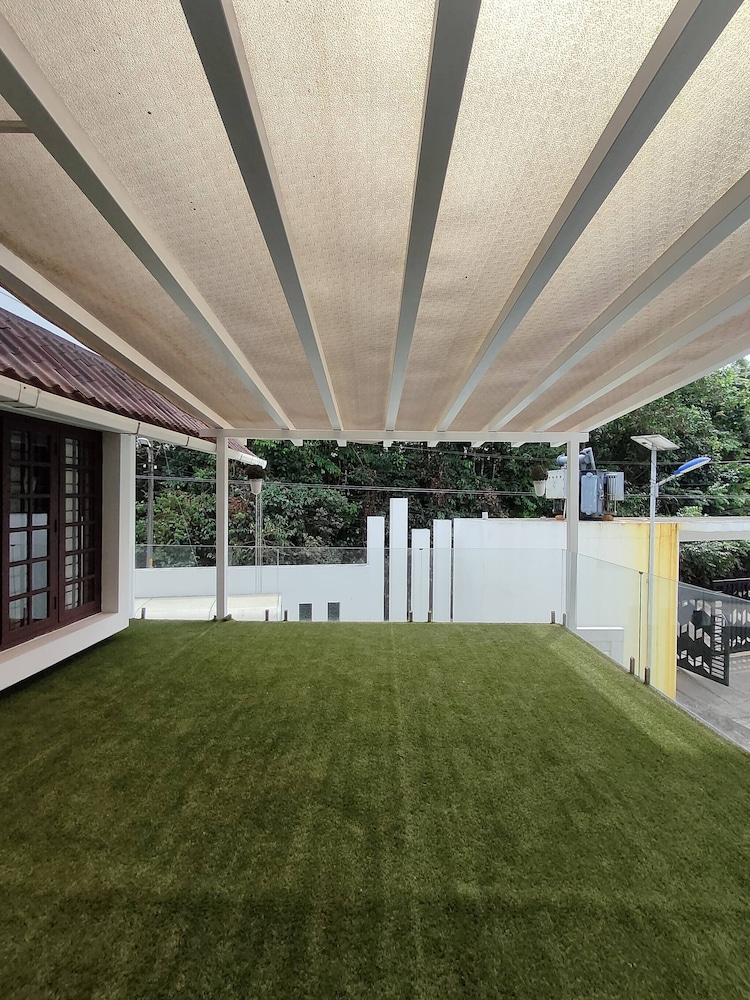 live on cloud 9 at kochi