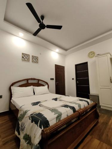 Live On Cloud 9 At Kochi,,2 star