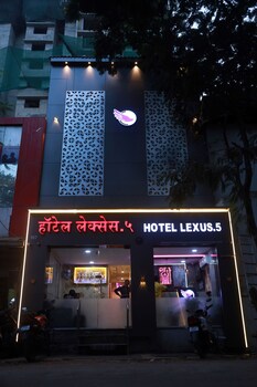 hotel lexus 5
