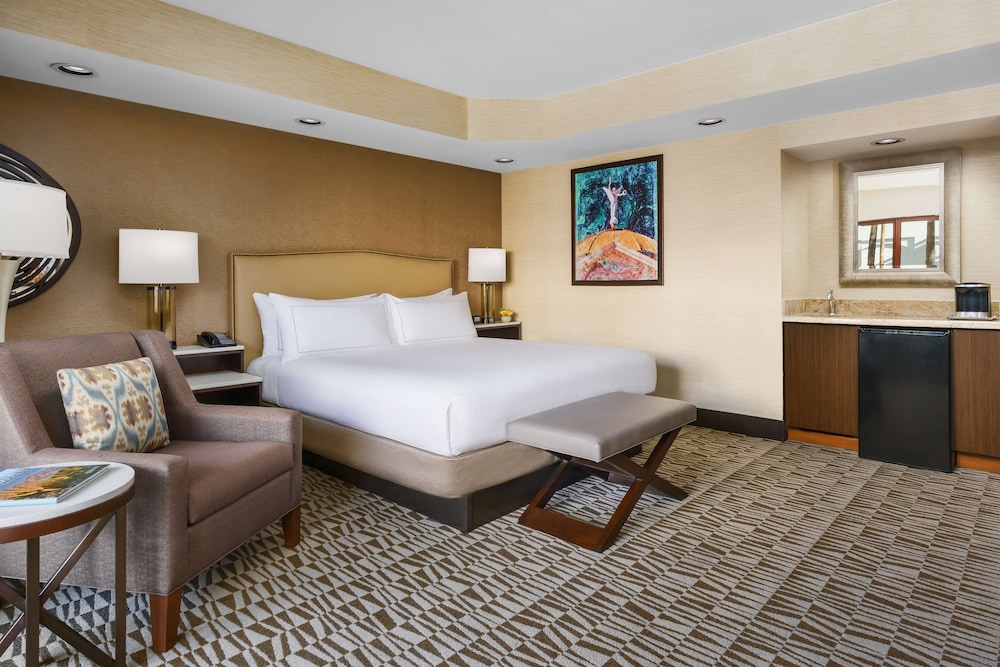 hilton phoenix airport