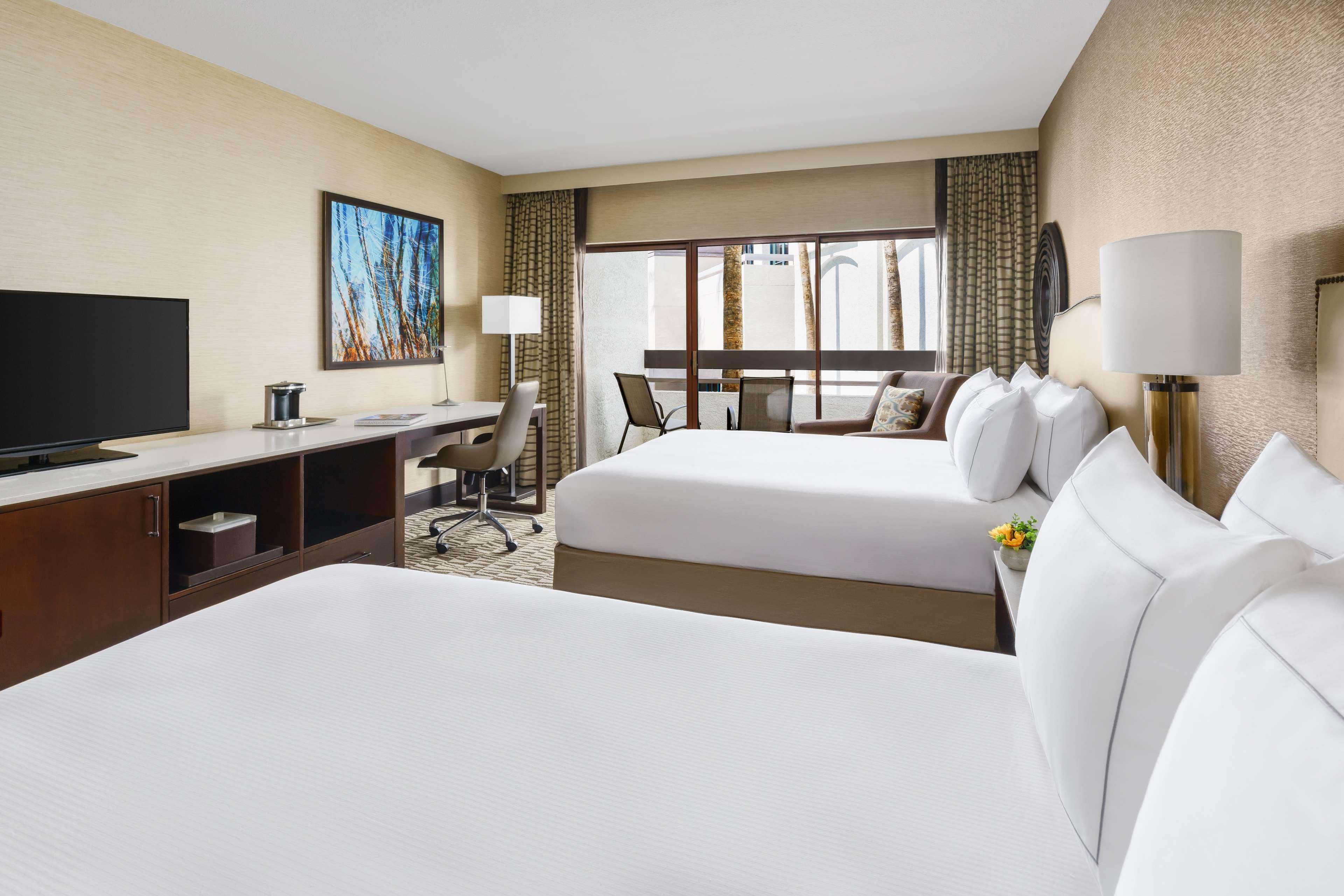 hilton phoenix airport