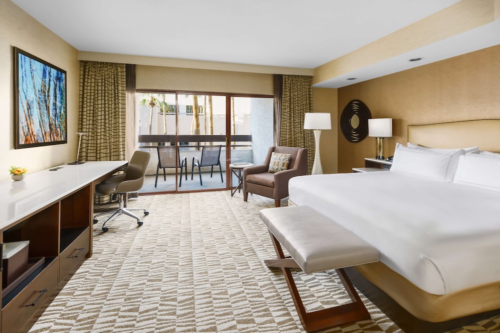 hilton phoenix airport