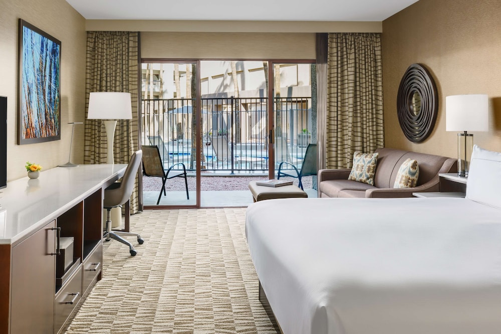 hilton phoenix airport