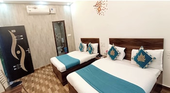 hotel the nv grand palace vrindavan