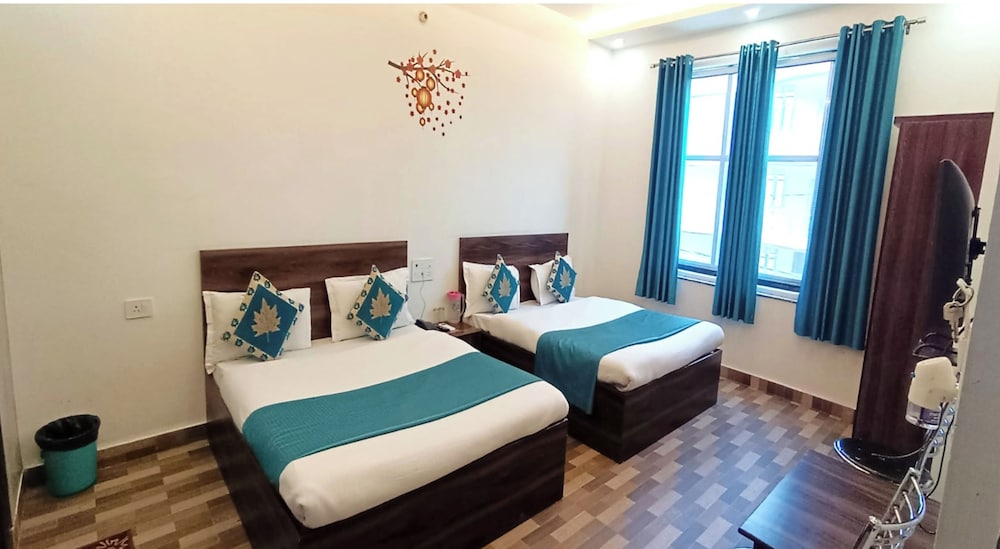 hotel the nv grand palace vrindavan