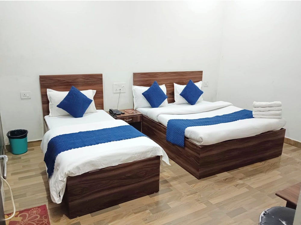hotel the nv grand palace vrindavan