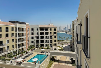 higuests la rive classy 2br and balcony