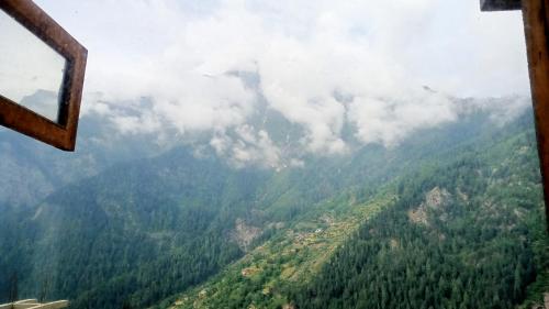 hotel chandrabhaga pangi valley