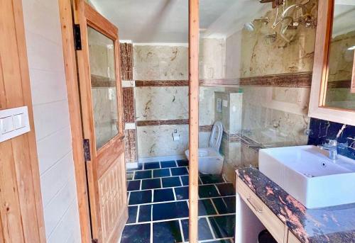 Hotel  Chandrabhaga Pangi Valley,,2 star