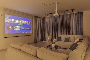 Golf View Home By Stayjade,,3 star