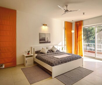 golf view home by stayjade