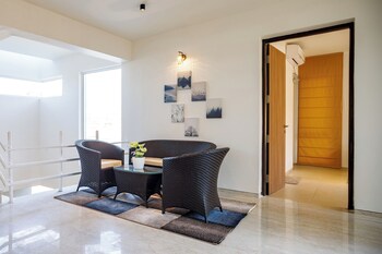 golf view home by stayjade