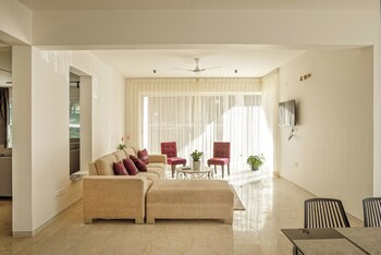 golf view home by stayjade