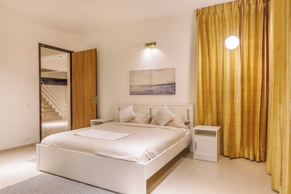 golf view home by stayjade