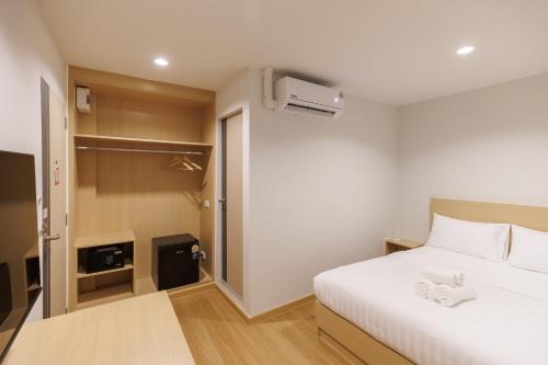takka hotel bearing