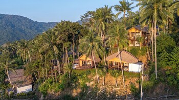 roomquest theva resort koh samui